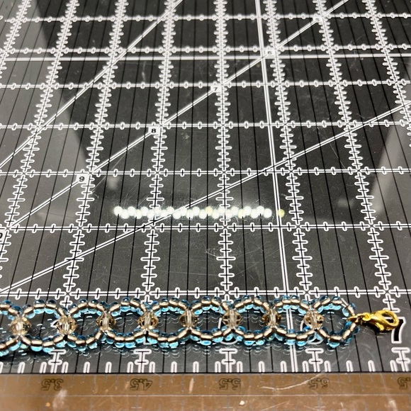 Beautiful Glass Beaded Bracelet Light Blue Clear Circle Design Lobster Claw 7”L - Picture 11 of 11